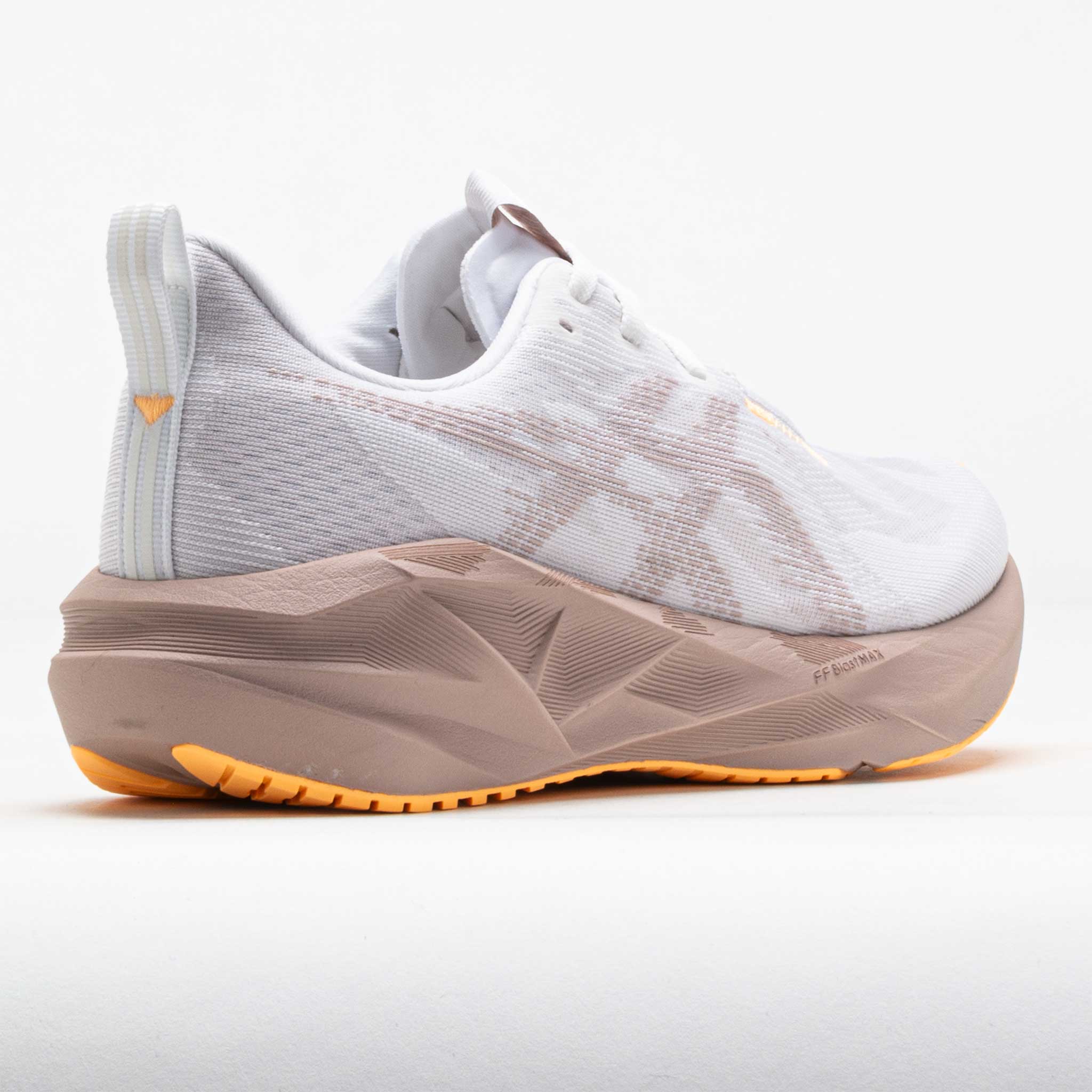 ASICS Novablast 5 Women's White/Fawn